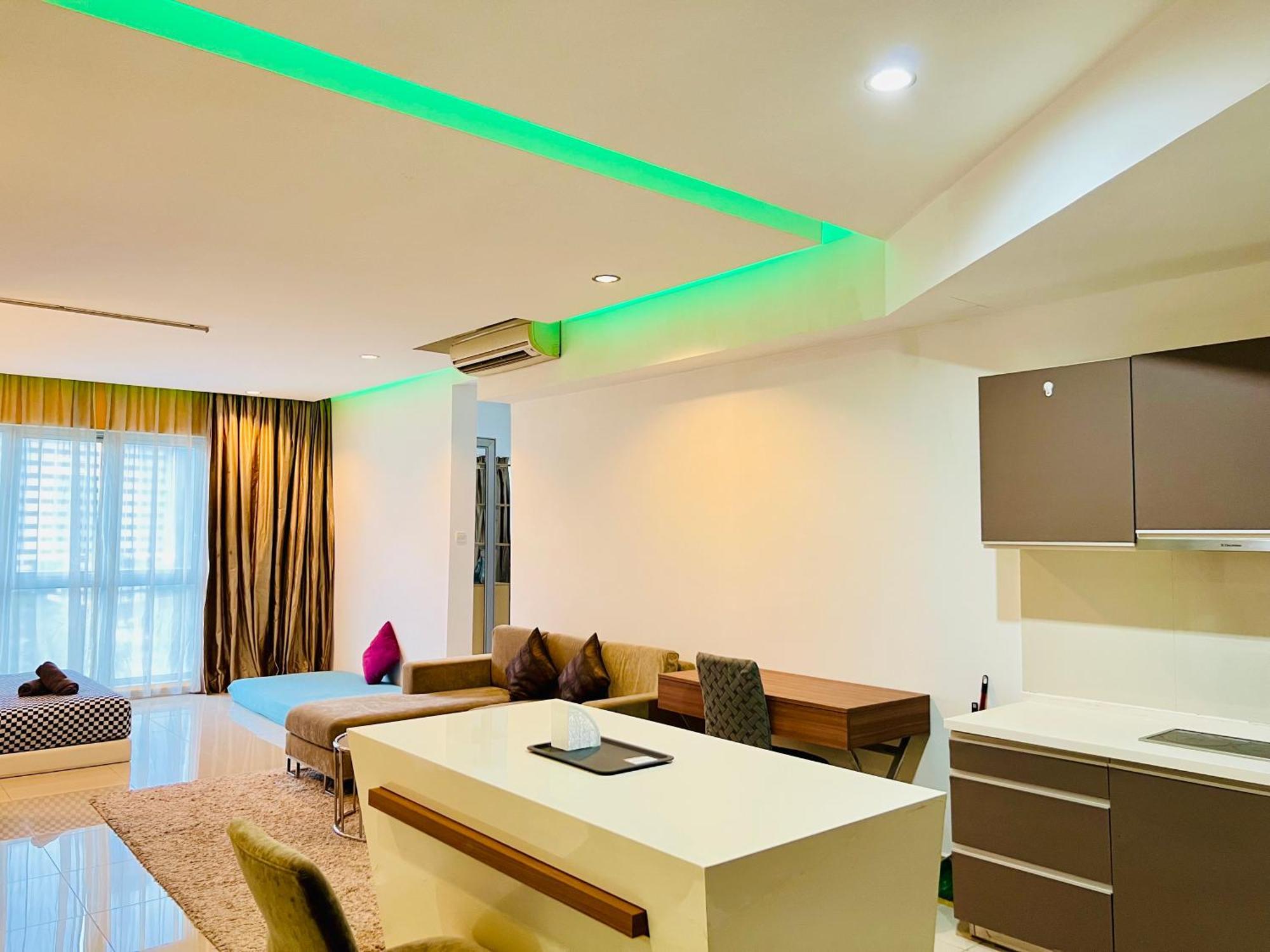 Regalia Suites & Residence By Enjoy Your Stay 쿠알라룸푸르 외부 사진